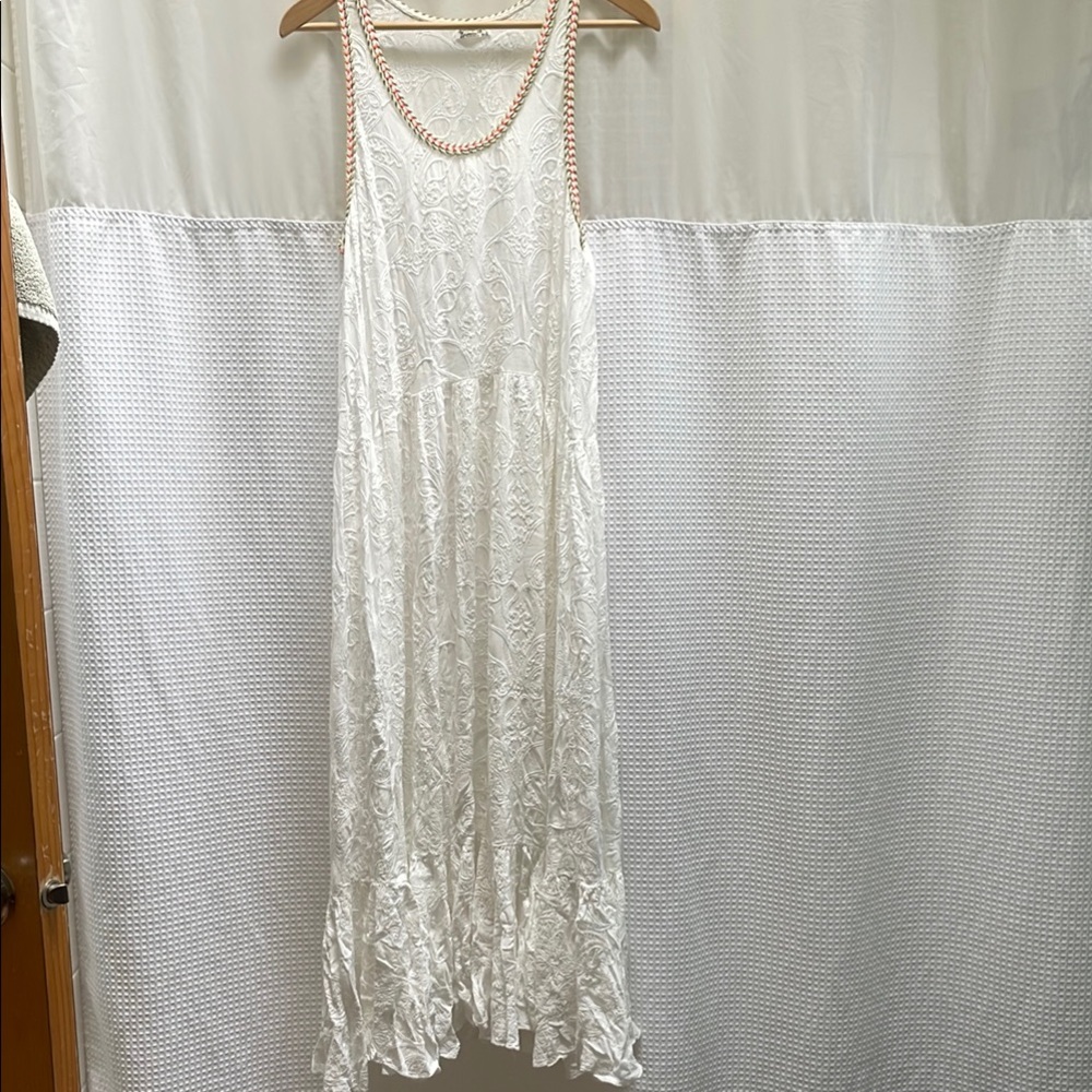 Chic Ivory Lace Maxi Dress